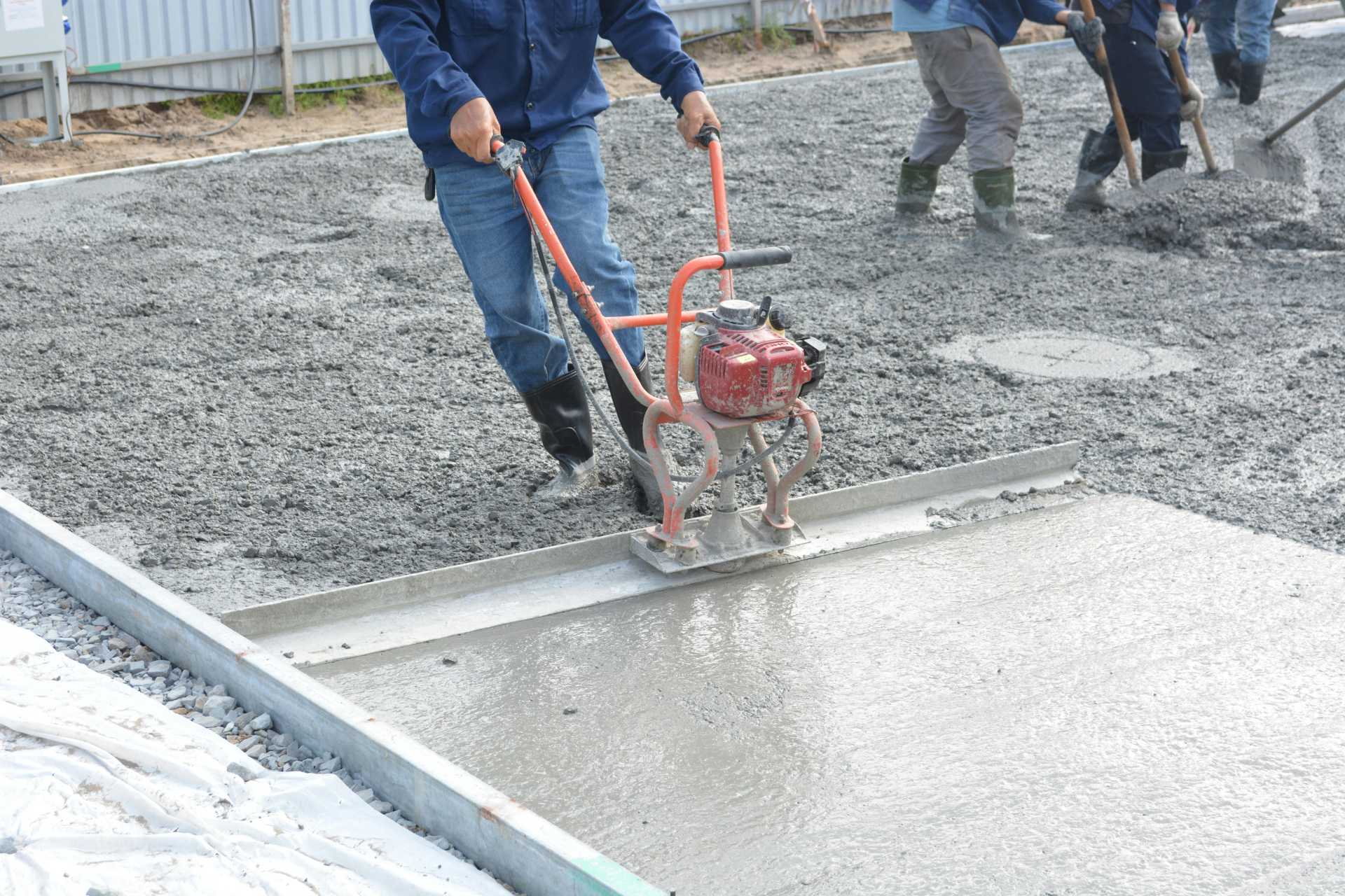 The Right Angle: Designing the Perfect Slope for Concrete Driveways